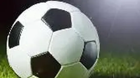 里夫斯赛季表现惊艳：场均34.2分5.6板10助，目标全明星！